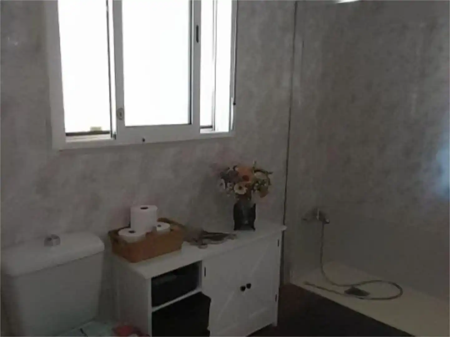 Bathroom of Flat for sale in Llombai  with Air Conditioner, Private garden and Storage room