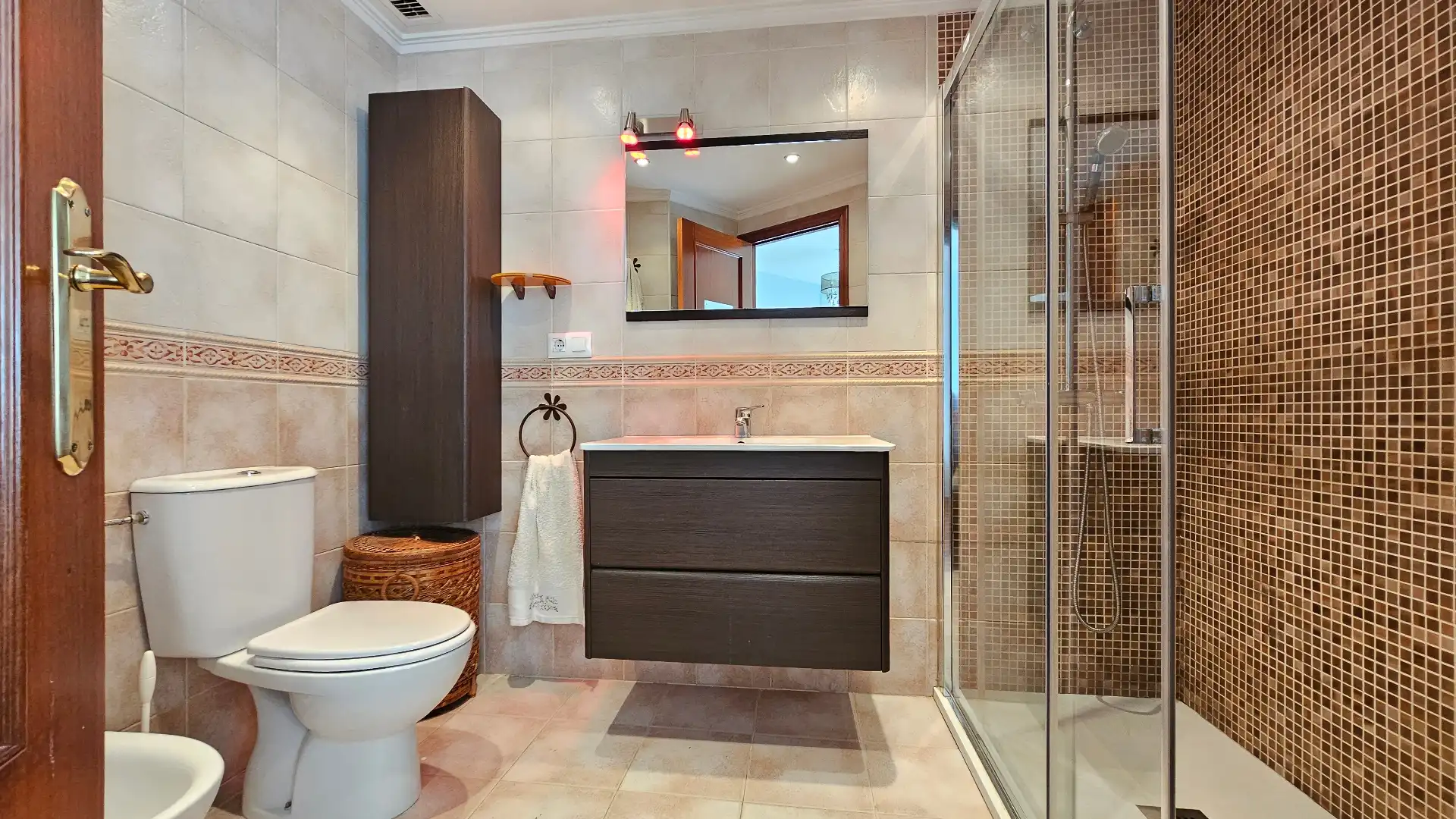 Baño de Casa adosada en venta en Alegría-Dulantzi con Calefacción, Parquet y Terraza