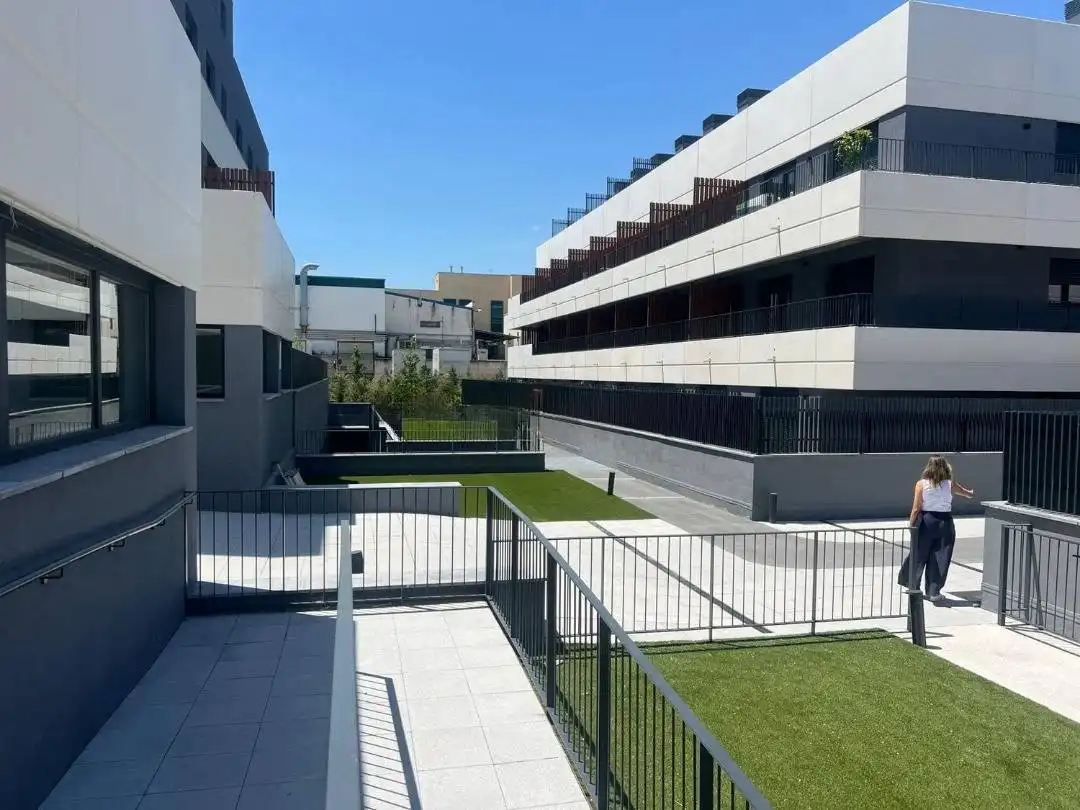 Vista exterior de Estudio en venta en San Sebastián de los Reyes con Aire acondicionado, Calefacción y Terraza