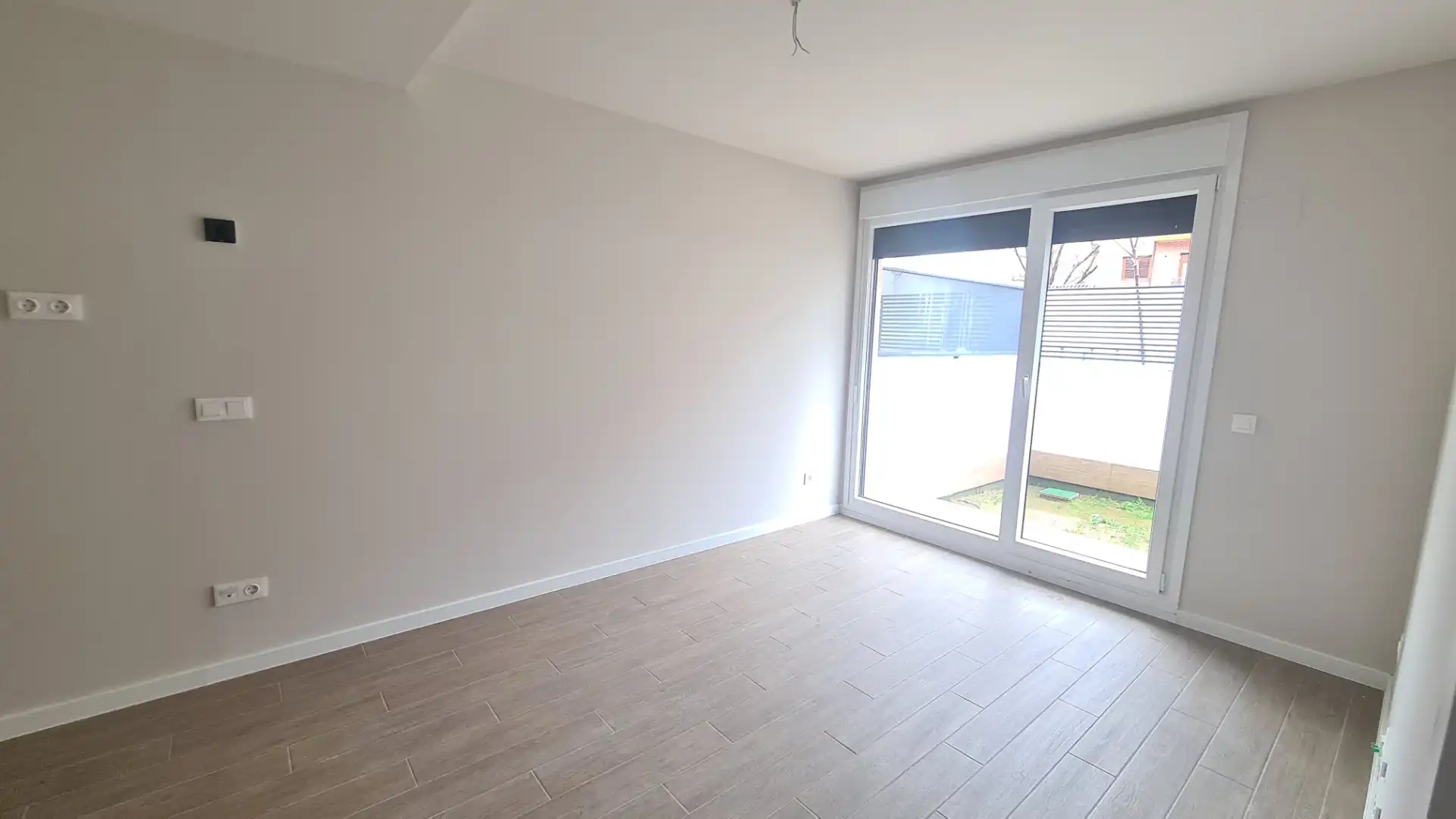 Habitación de Apartamento de alquiler en Torrejón de Ardoz con Aire acondicionado, Calefacción y Jardín privado