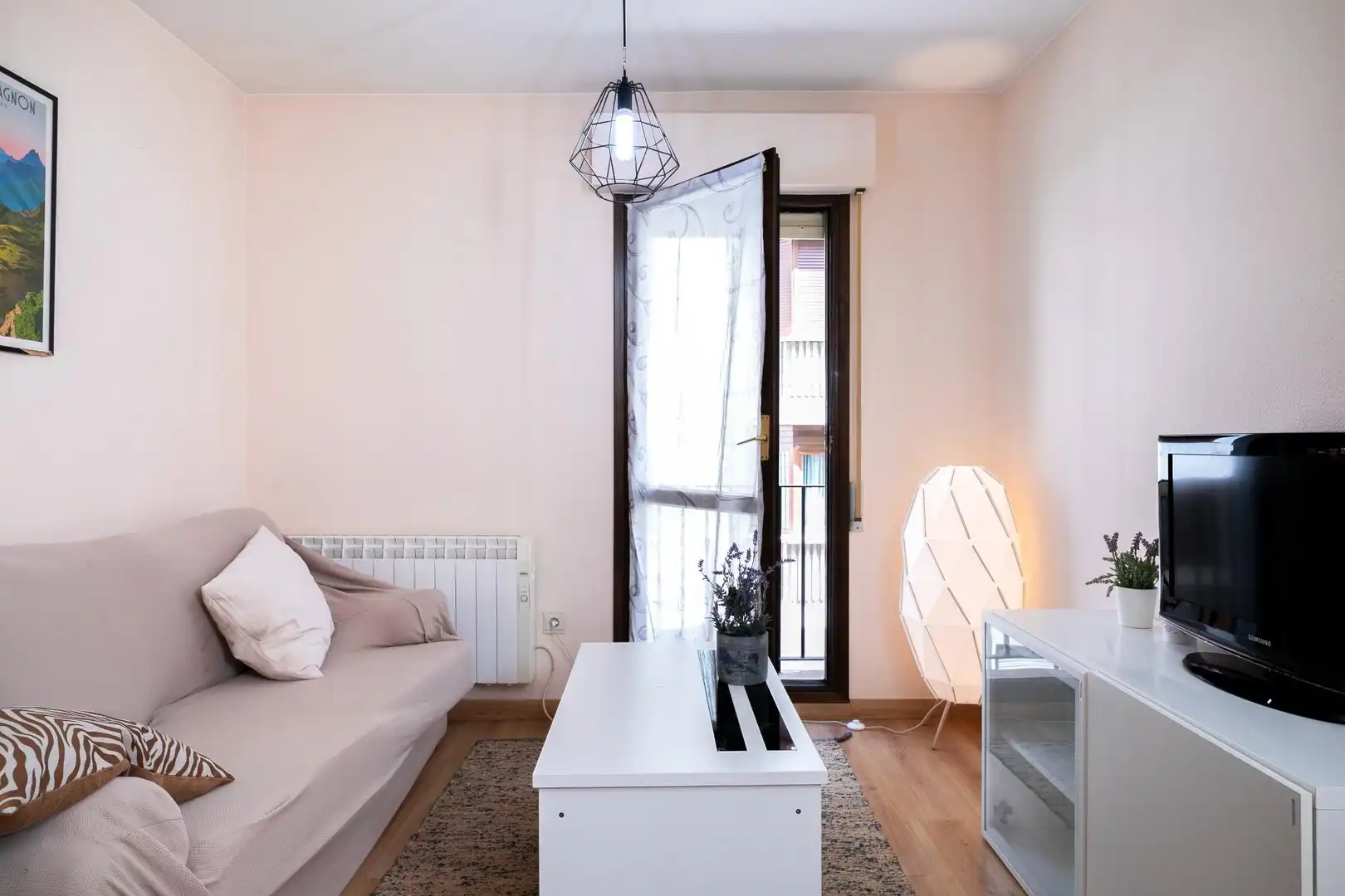 Living room of Flat for sale in Jaca  with Heating, Parquet flooring and Terrace