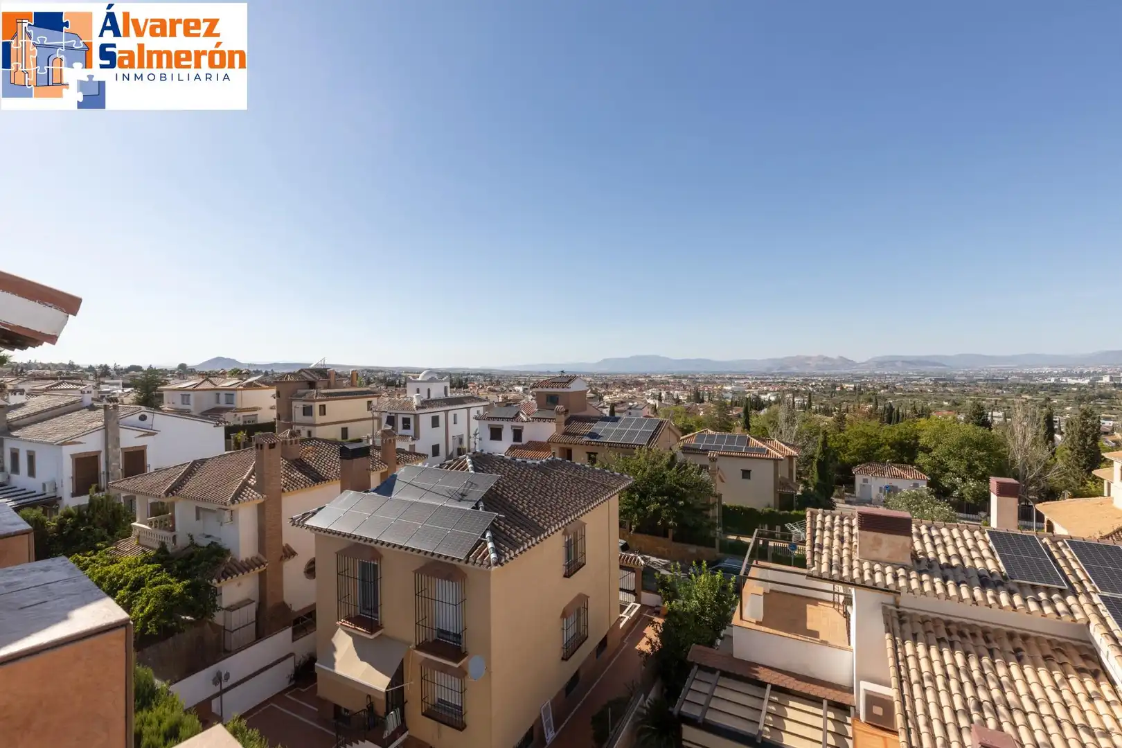 Vista exterior de Casa o chalet en venta en Altos de la Zubia