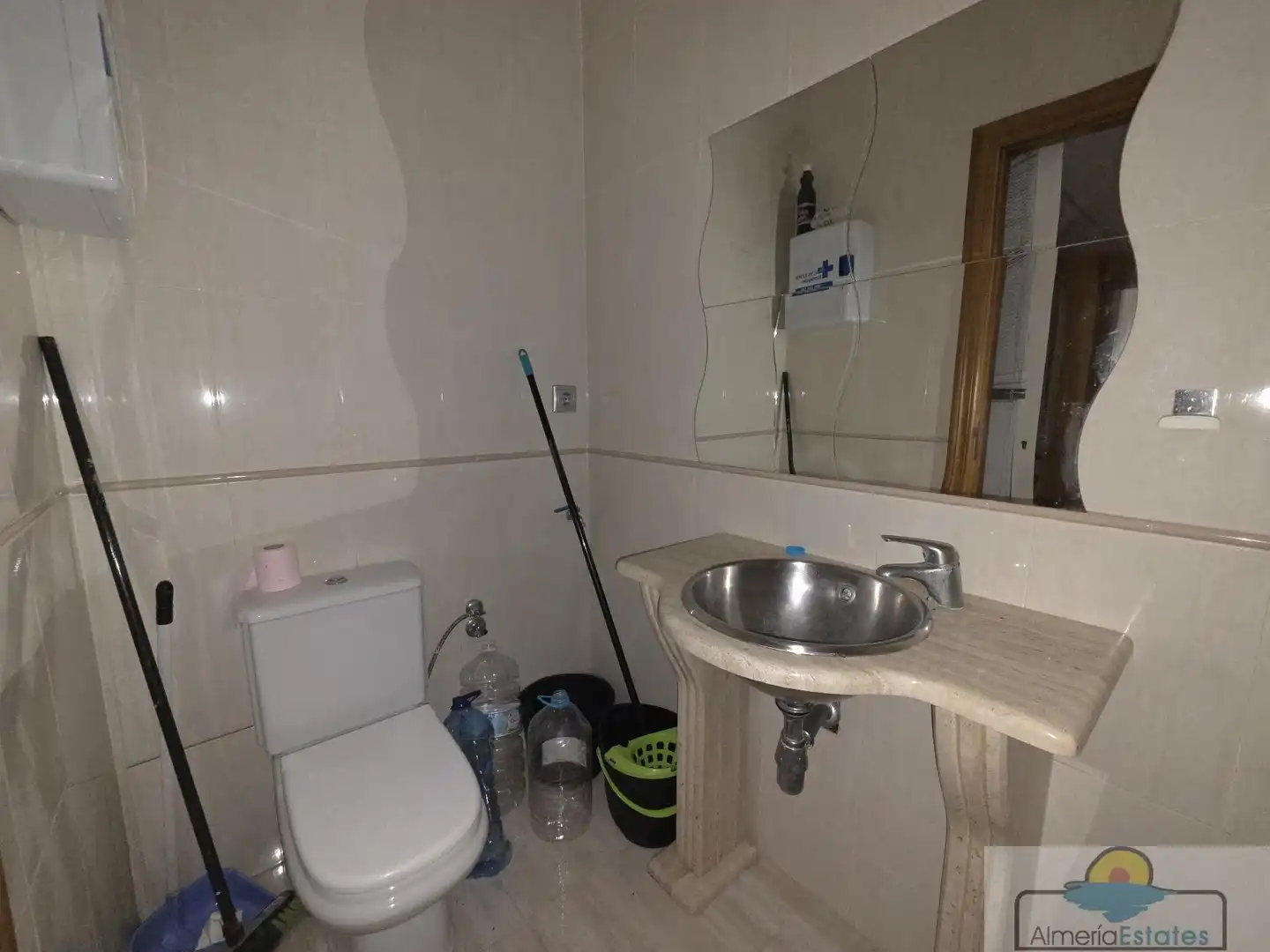 Badezimmer von Geschaftsraum zur Miete in Albox