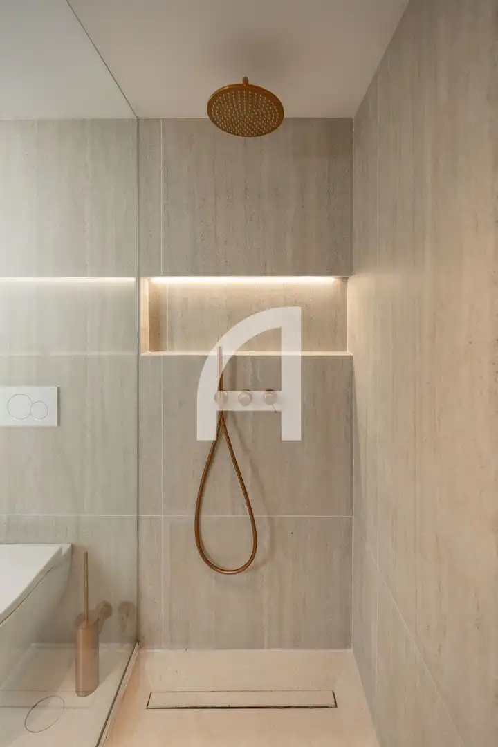 Baño de Piso en venta en Marbella con Aire acondicionado, Calefacción y Terraza