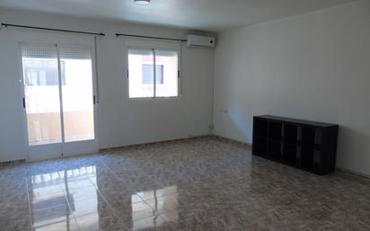 Living room of Flat for sale in Ceutí  with Air Conditioner, Oven and Balcony
