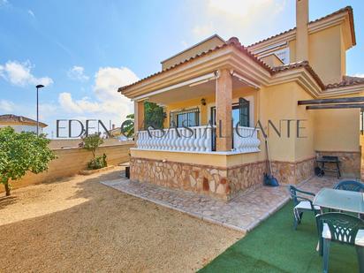 Vista exterior de Casa o xalet en venda en Mutxamel amb Aire condicionat, Calefacció i Jardí privat