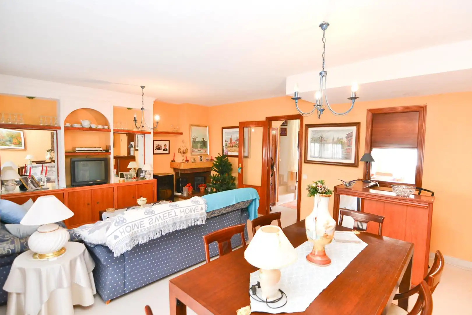 Sala de estar de Casa adosada en venta en Navalcarnero con Aire acondicionado, Calefacción y Jardín privado