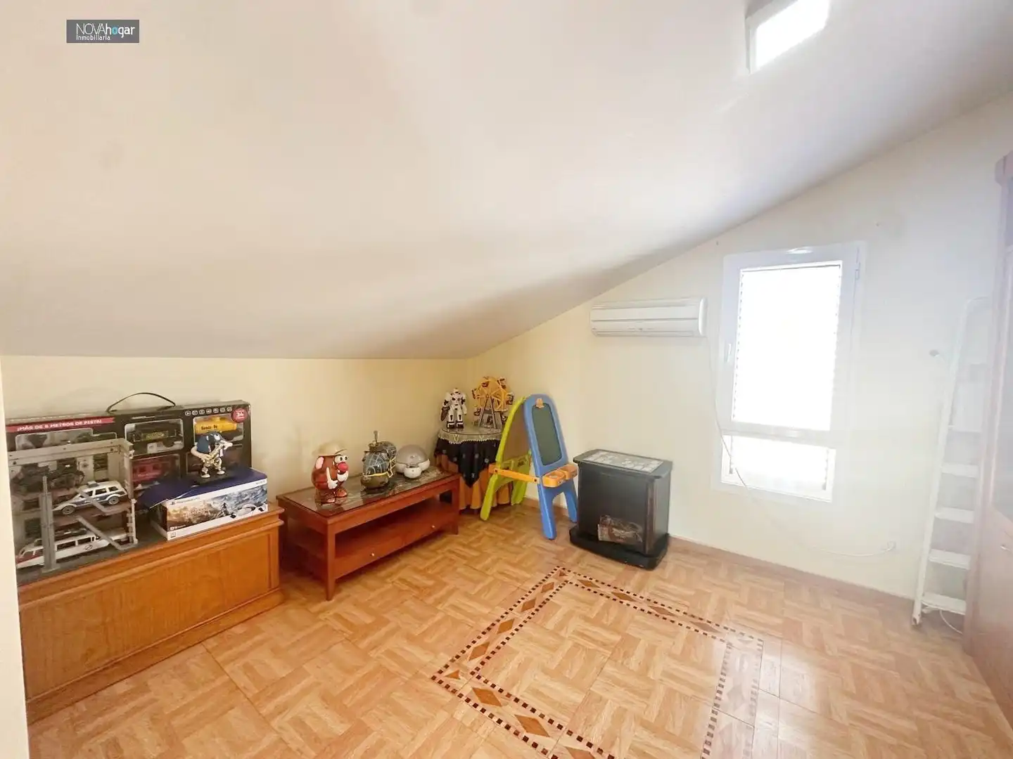 Casa adosada en venta en Campanillas