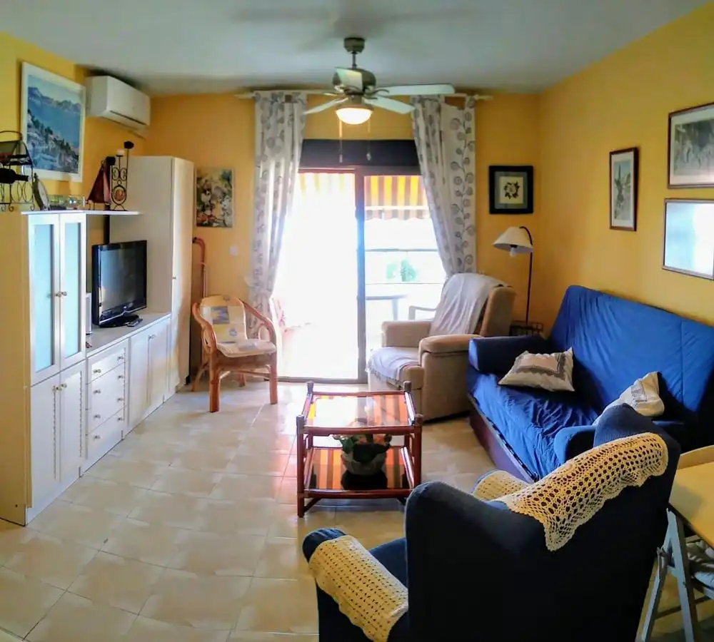 Sala d'estar de Apartament de lloguer en Almuñécar amb Aire condicionat, Terrassa i Moblat