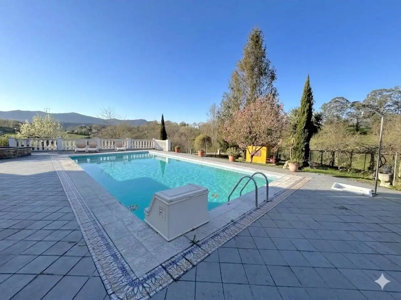 Piscina de Casa o xalet en venda en Rasines amb Calefacció, Jardí privat i Terrassa
