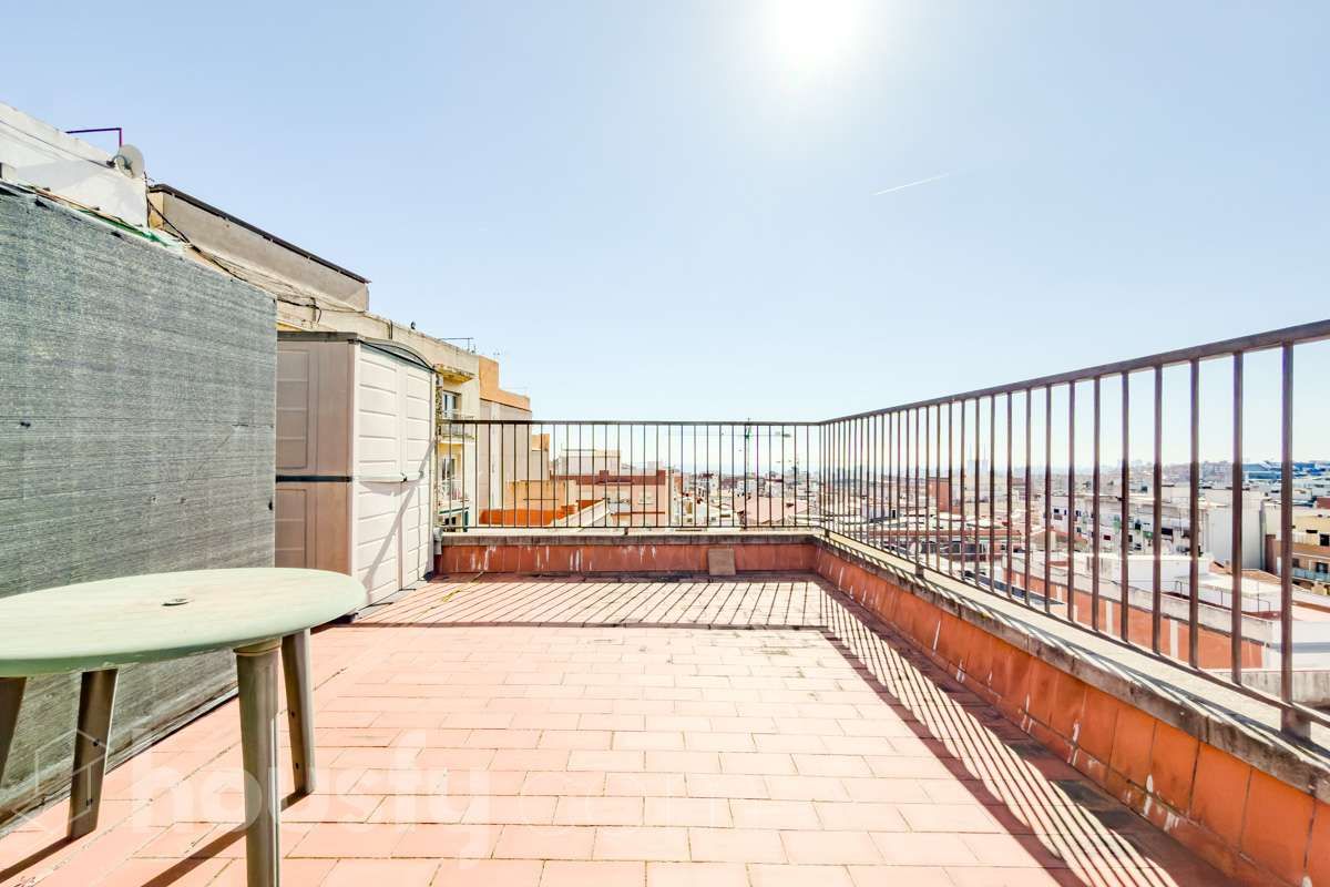 Terrasse von Maisonette zum Verkauf in Badalona mit Klimaanlage, Heizung und Parkett