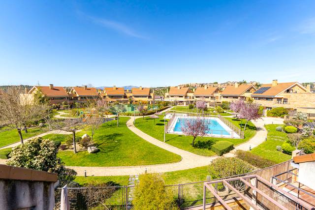 Casa adosada en Venta en Calle Prado del Estudiante en Centro Comercial - Hospital