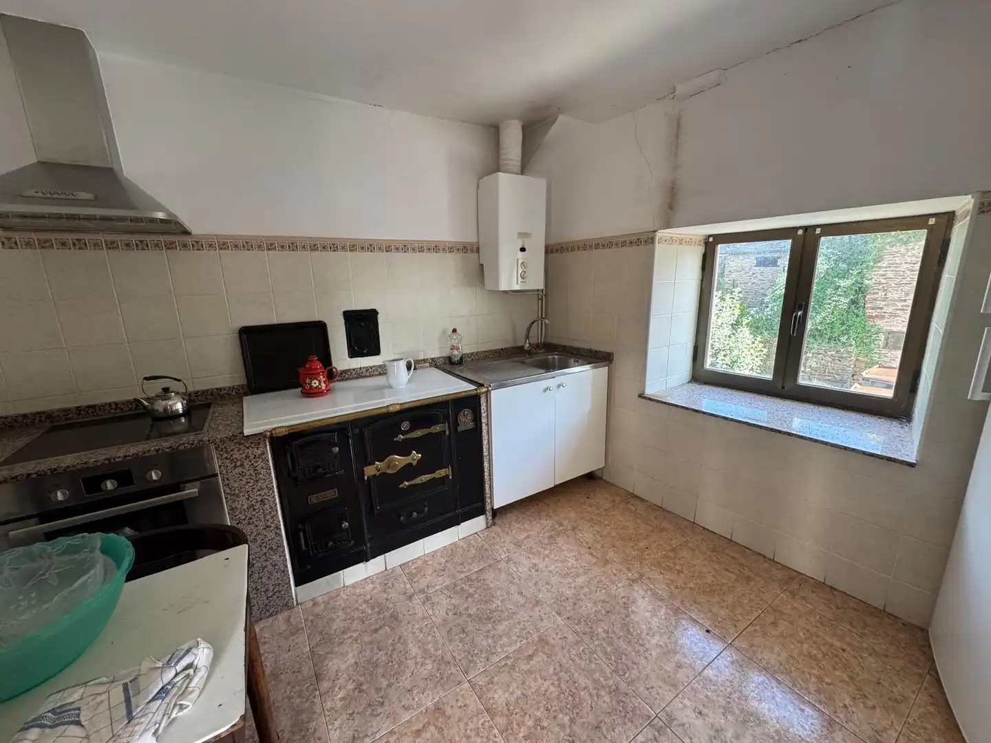 Cuina de Casa o xalet en venda en Ponferrada amb Terrassa i Balcó