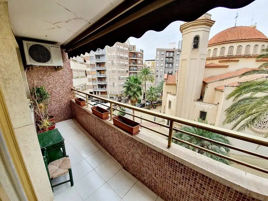 Wohnung mit Terrasse zum Verkauf in Elche ciudad