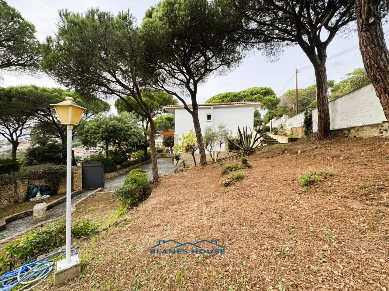 Vista exterior de Casa o xalet en venda en Tordera amb Aire condicionat, Jardí privat i Terrassa