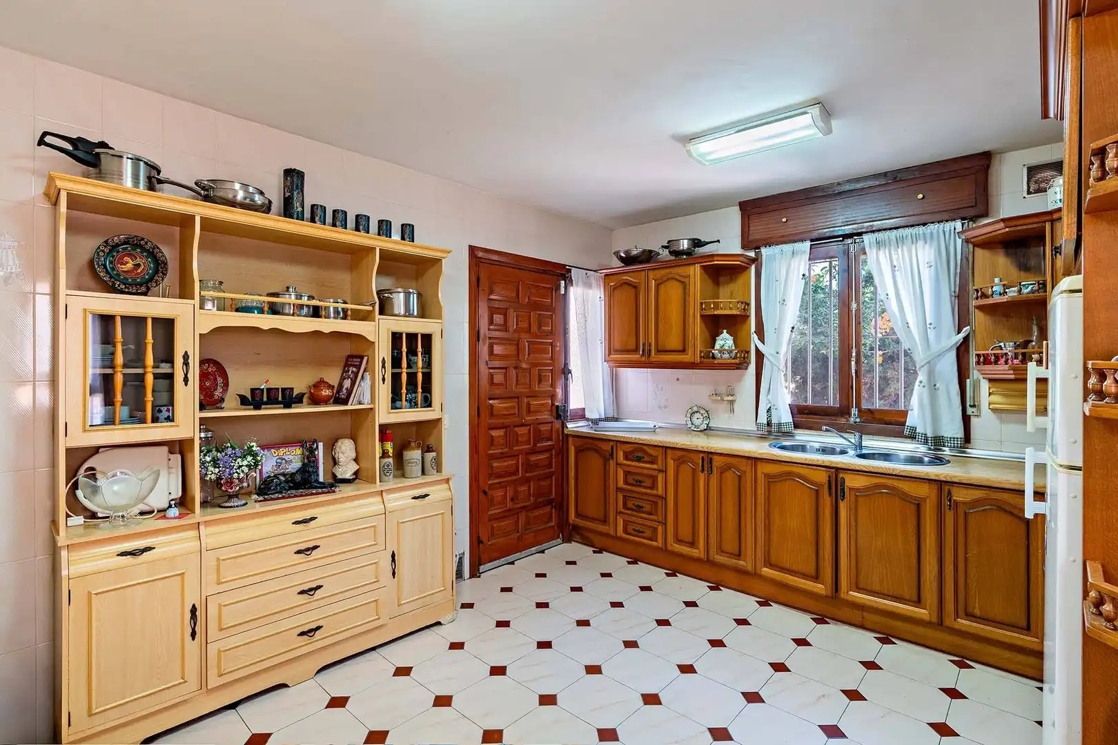 Cocina de Casa o chalet en venta en Roquetas de Mar con Jardín privado, Terraza y Trastero