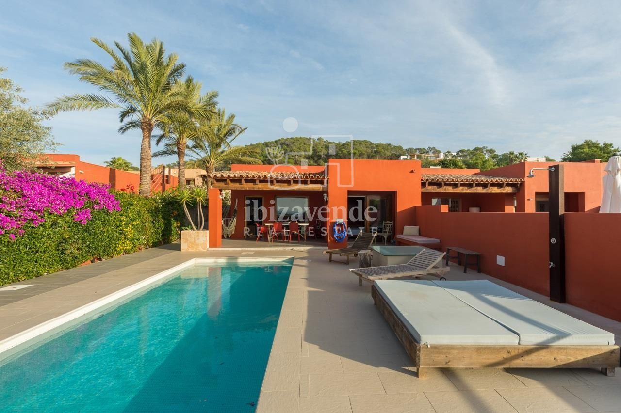 Exterior view of Single-family semi-detached for sale in Sant Josep de sa Talaia  with Air Conditioner, Heating and Terrace