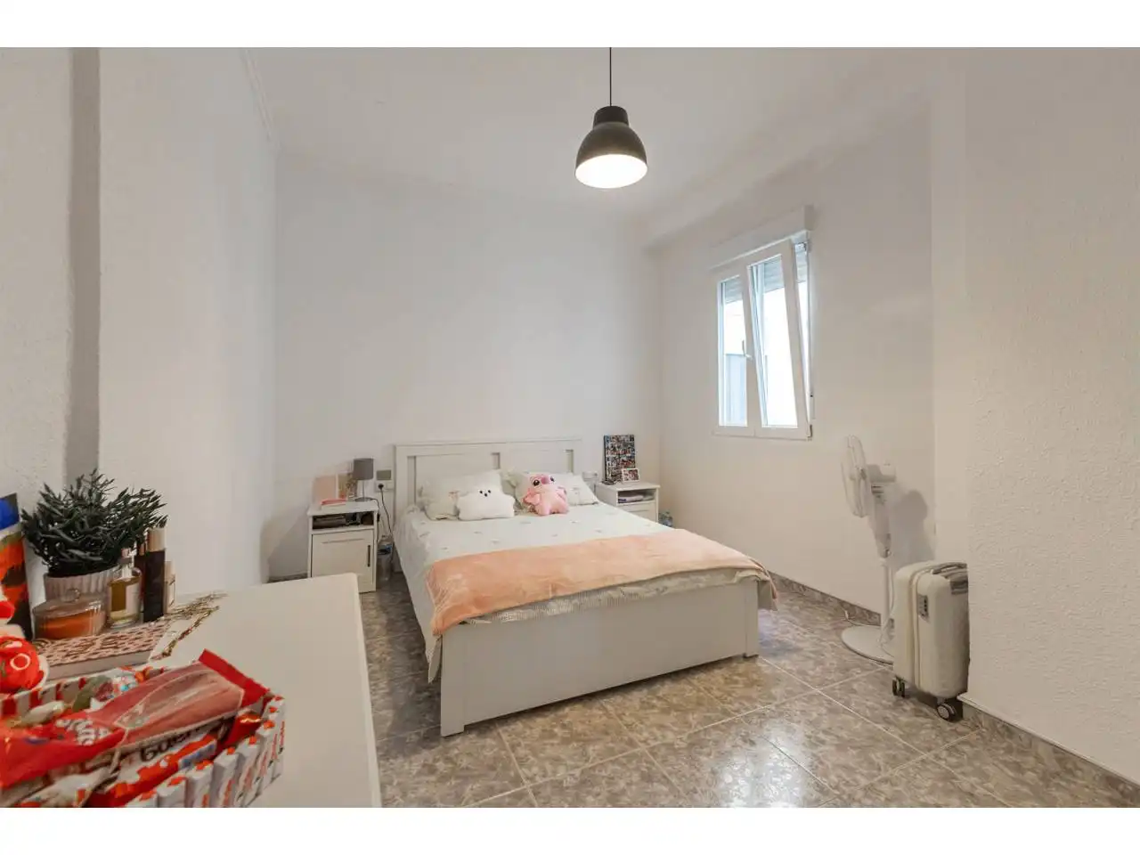 Bedroom of Flat for sale in Valencia  with Air Conditioner, Furnished and Balcony