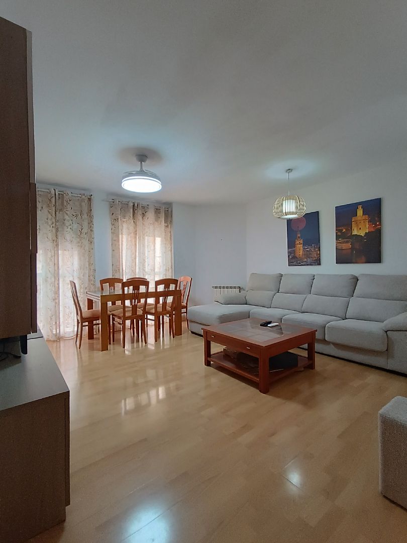 Living room of Flat for sale in Parla  with Heating, Parquet flooring and Furnished