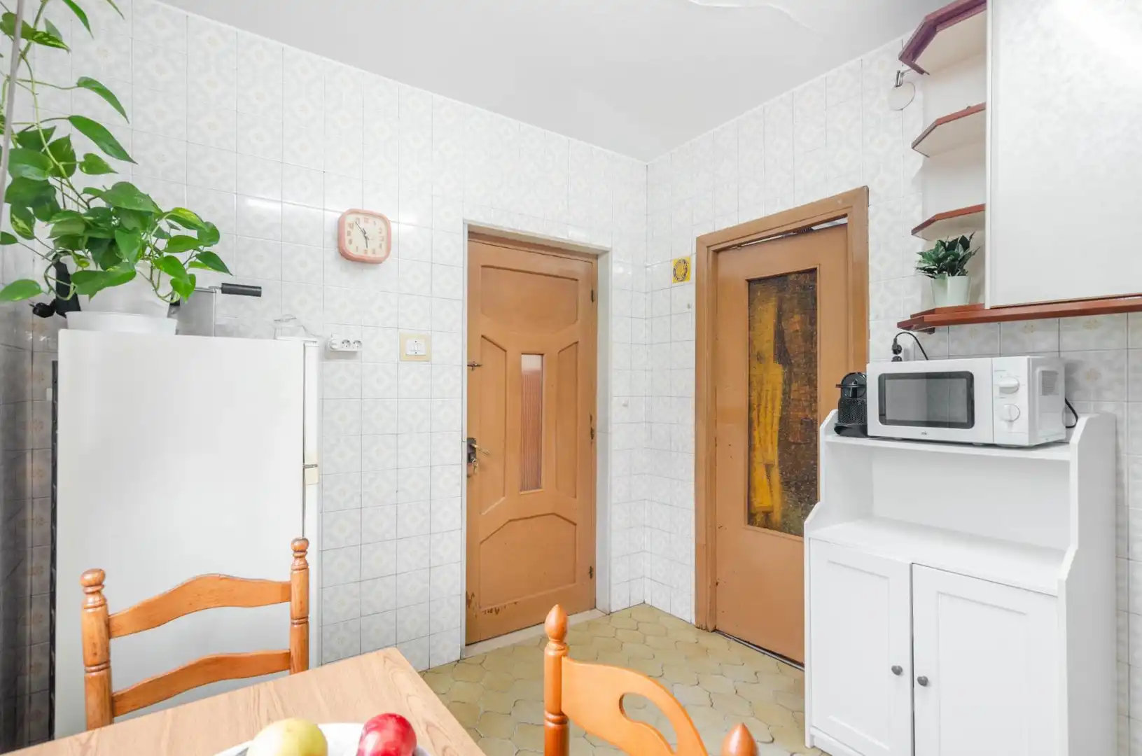 Cuina de Casa o xalet en venda en Oviedo  amb Calefacció, Jardí privat i Terrassa