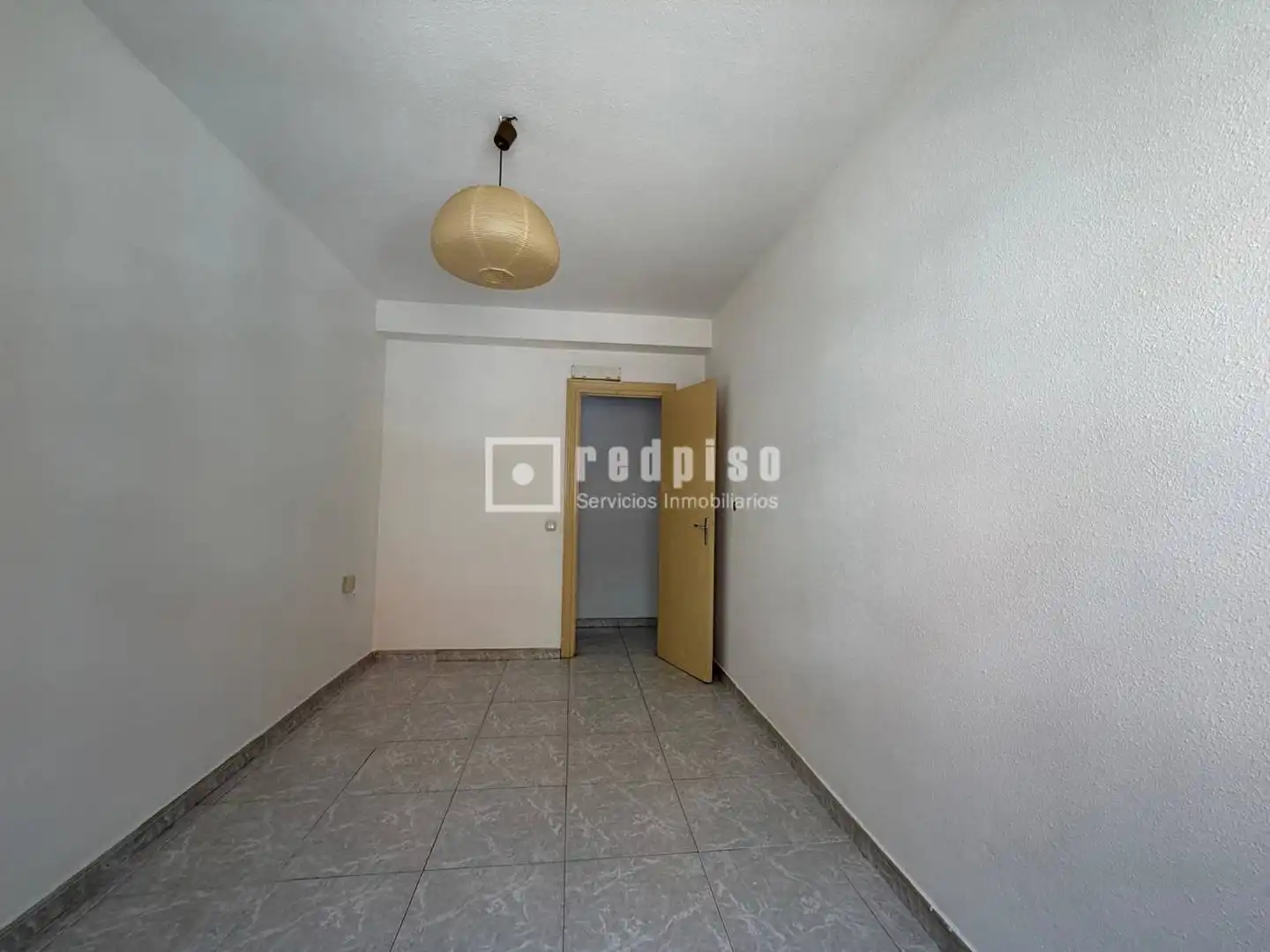 Habitación de Piso en venta en Madrid con Calefacción y Terraza