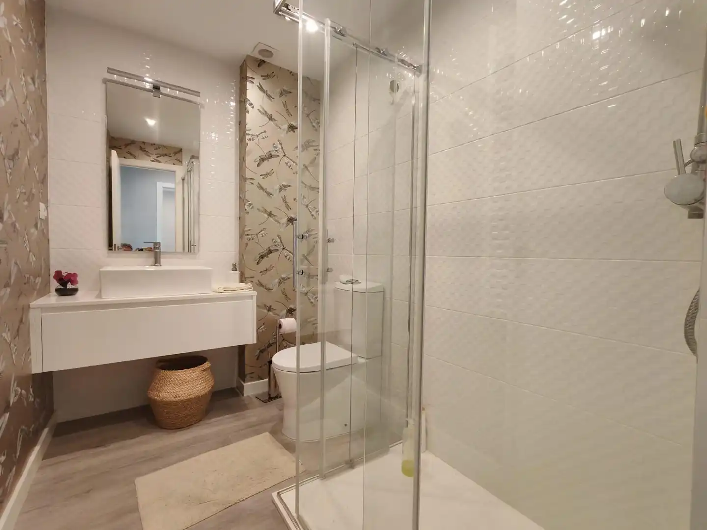 Bathroom of Flat for rent in Vigo   with Heating, Terrace and Storage room