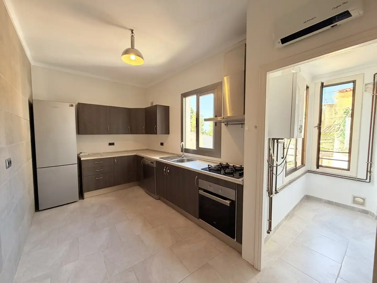 Kitchen of Flat for rent in  Palma de Mallorca  with Oven and Washing machine