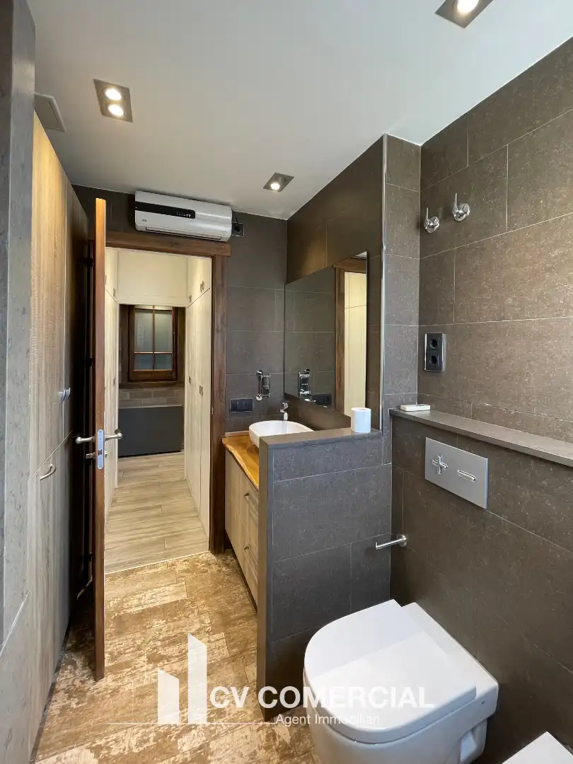 Bathroom of Flat for sale in Barcelona  with Air Conditioner, Heating and Parquet flooring