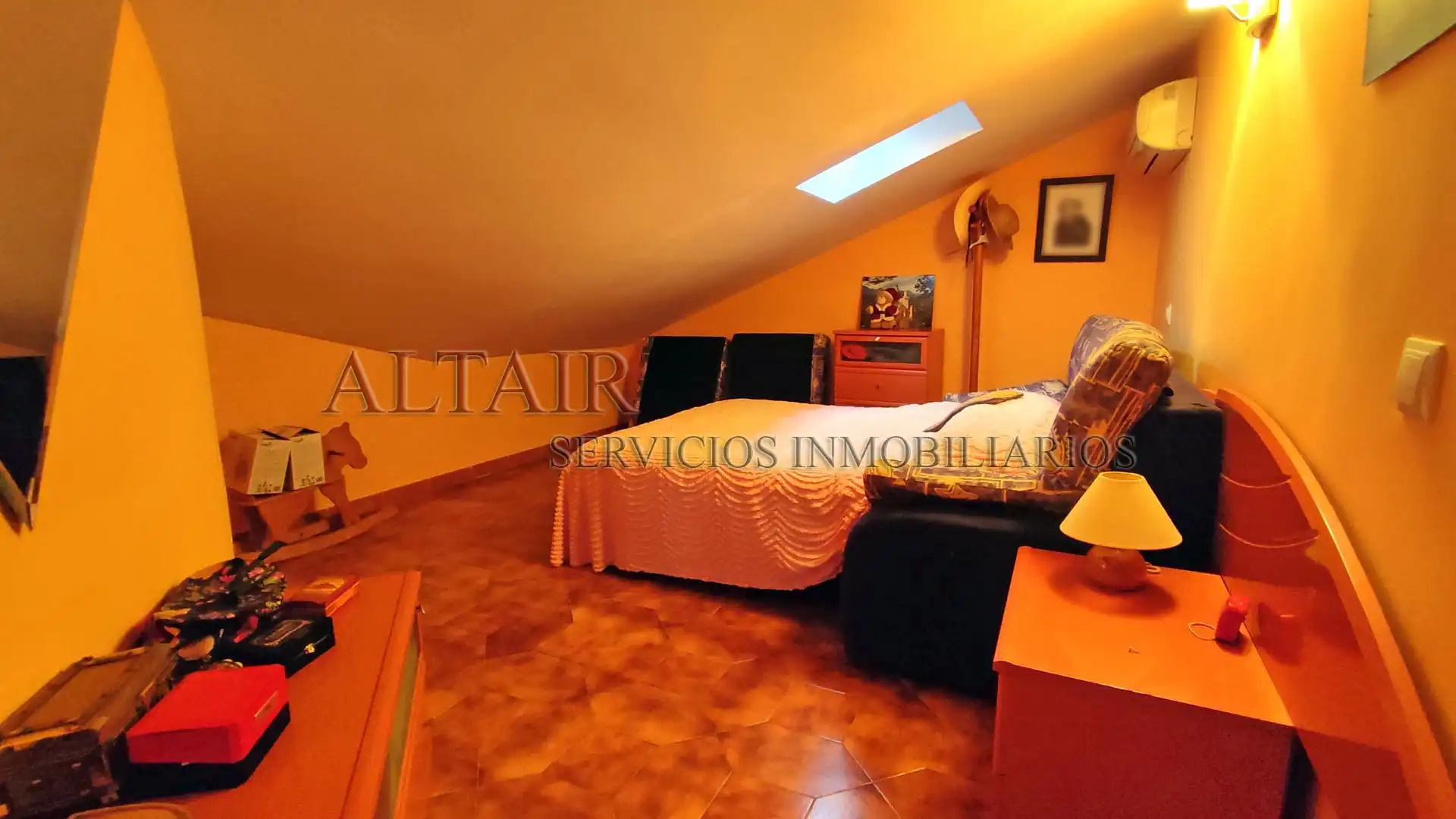 Habitación de Ático en venta en Navaluenga con Aire acondicionado, Calefacción y Terraza