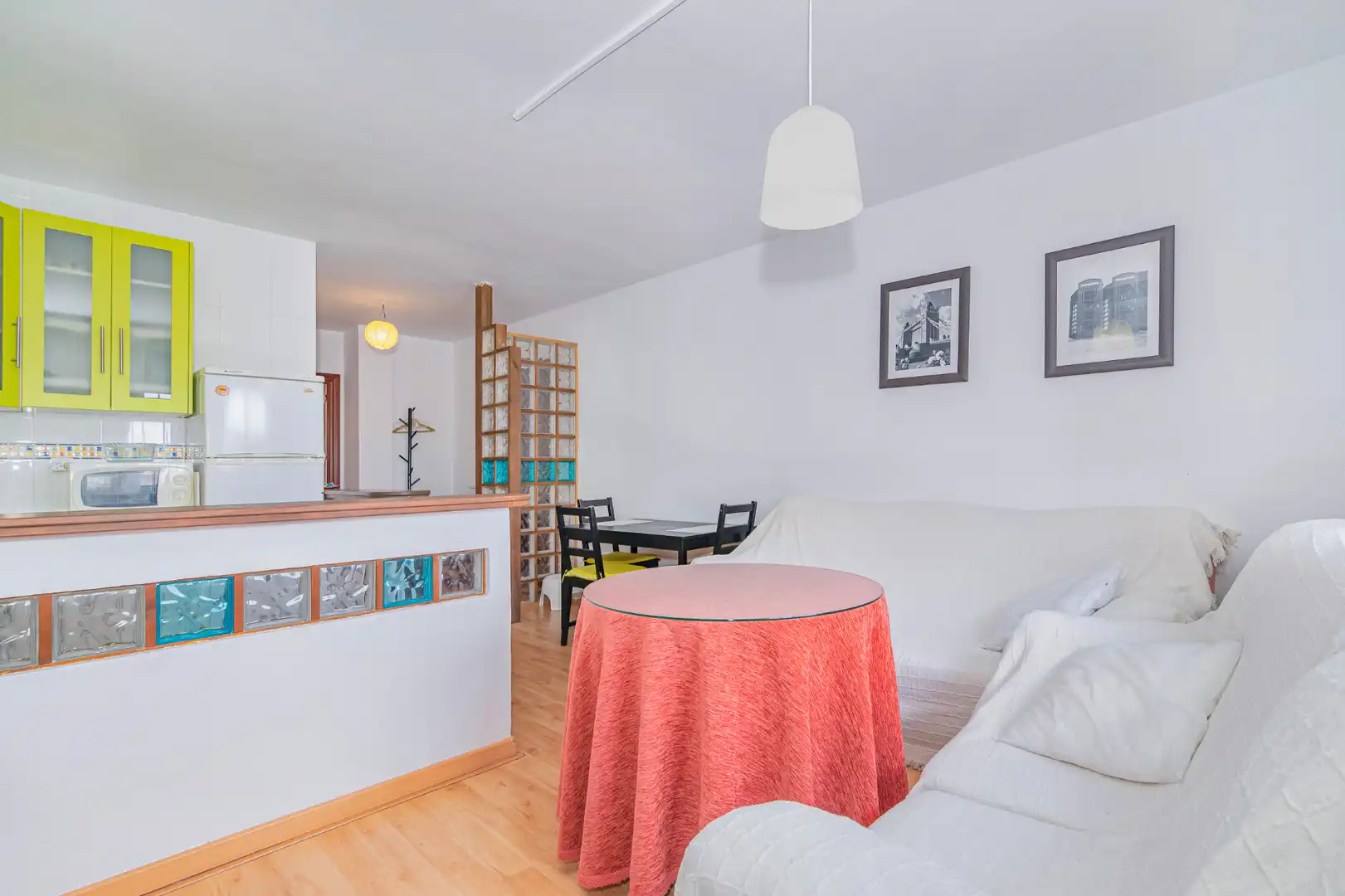 Sala de estar de Piso en venta en Las Gabias con Trastero y Amueblado