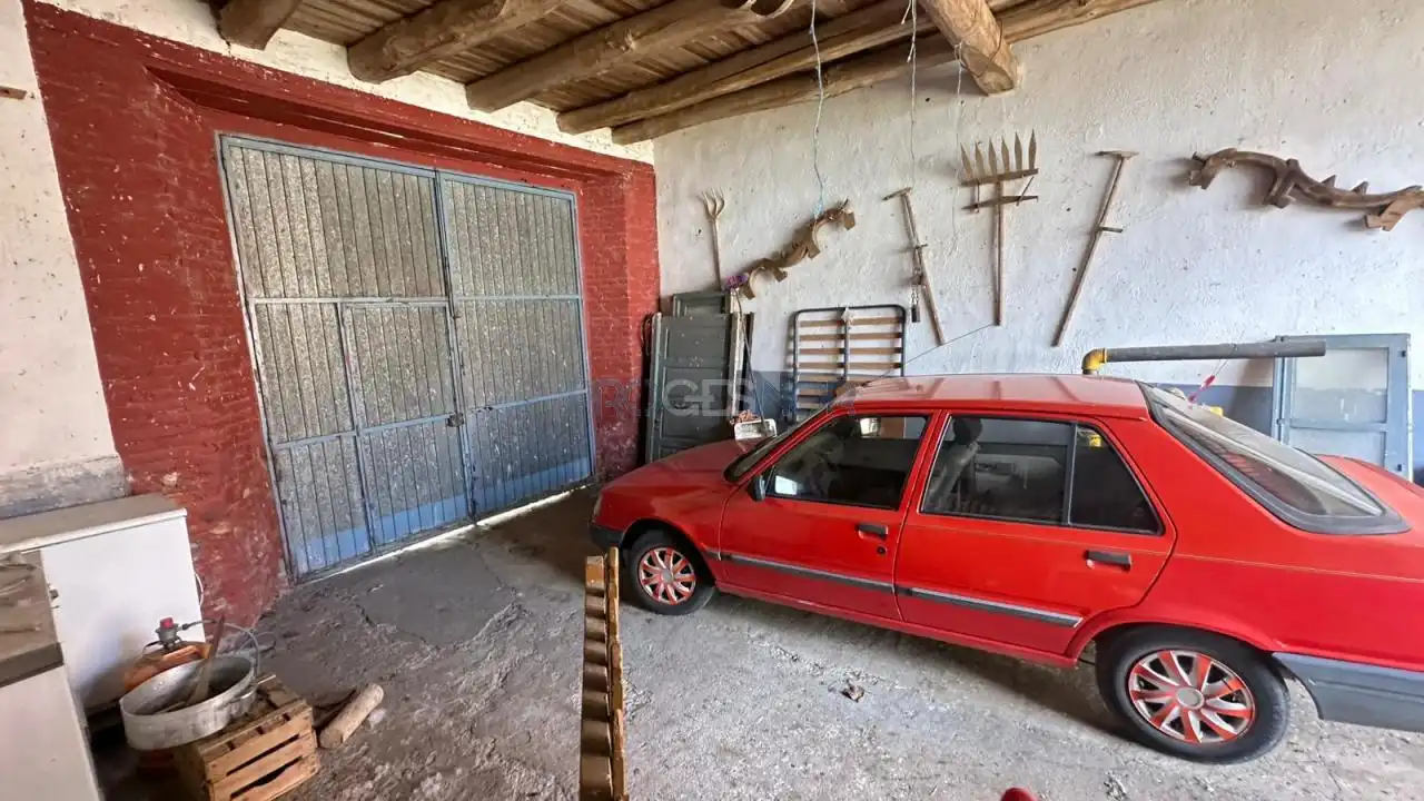 Parking of Country homes for sale in San Andrés del Rabanedo  with Heating, Private garden and Terrace
