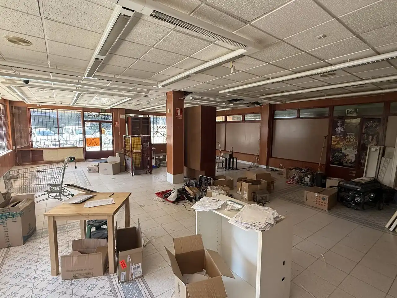 Local comercial de lloguer a Avenida Valdelasfuentes, imagen 4