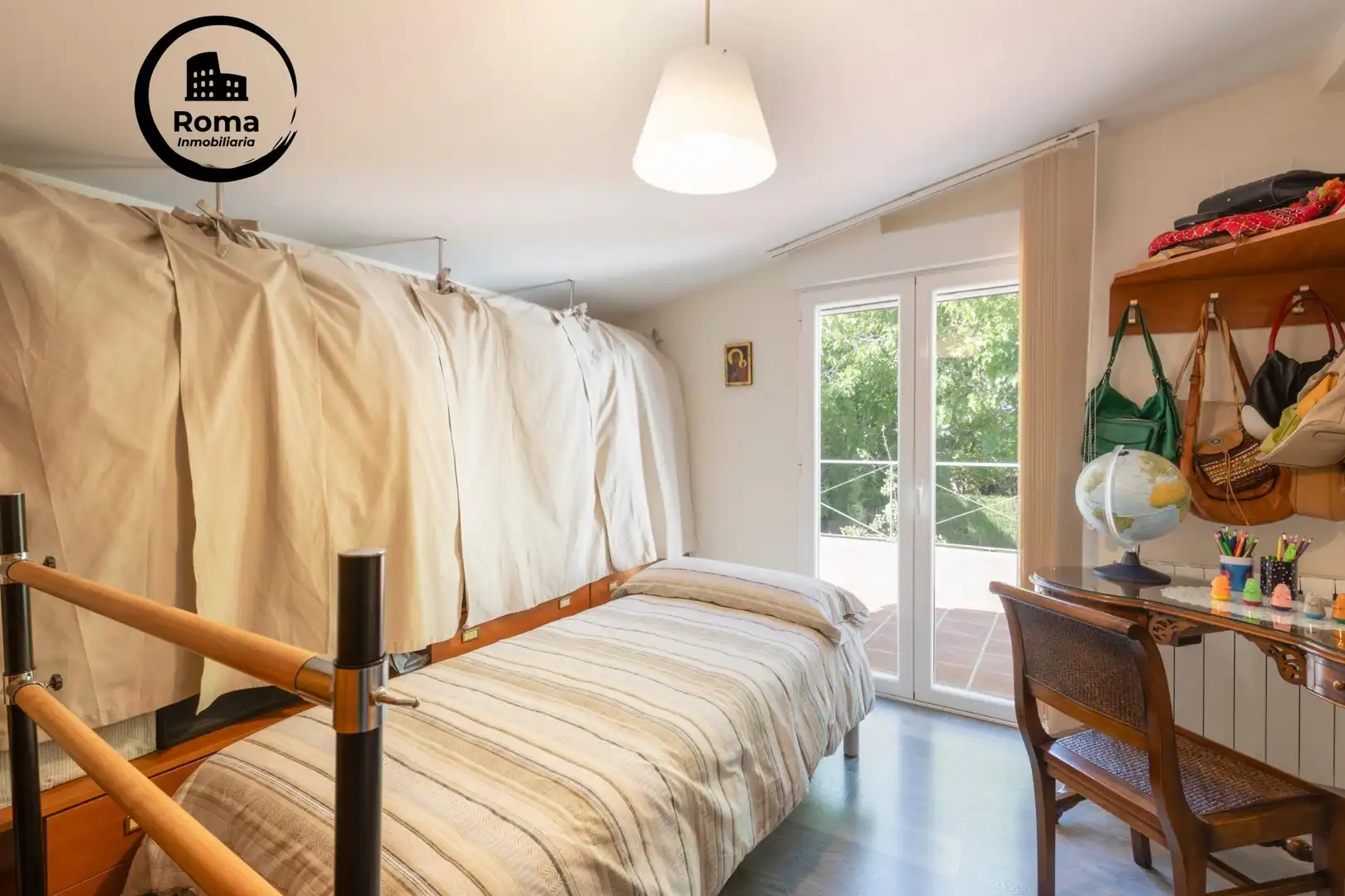 Habitación de Casa o chalet en venta en Albolote con Aire acondicionado, Calefacción y Jardín privado
