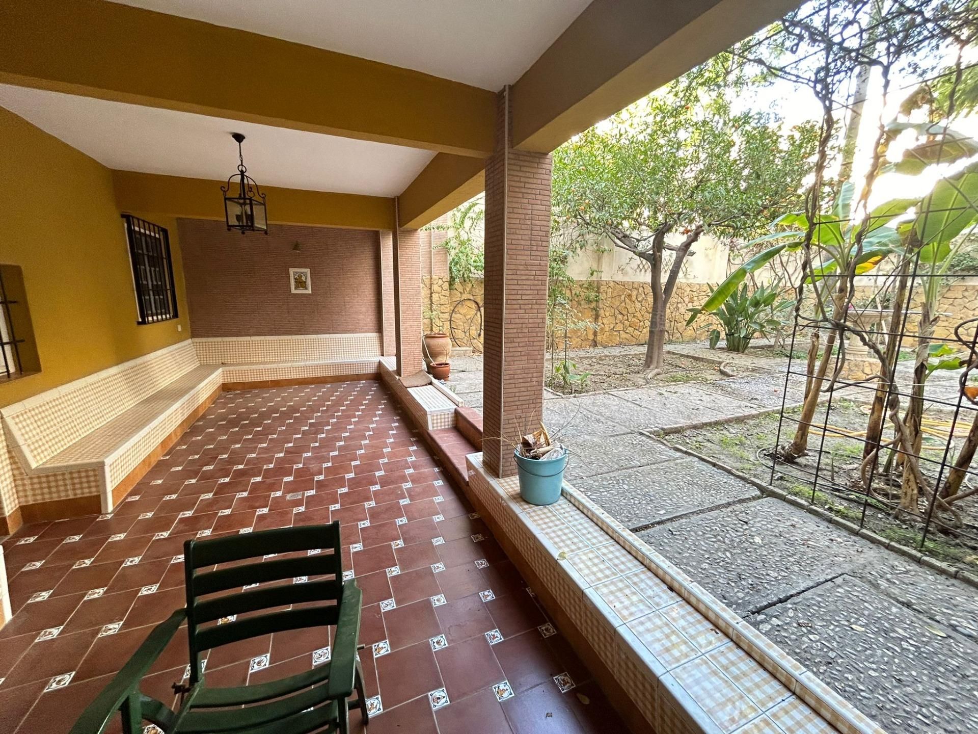 Terrassa de Casa o xalet en venda en  Almería Capital amb Aire condicionat, Calefacció i Jardí privat