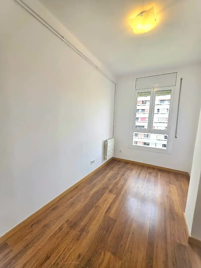 Wohnung zur Miete in Calle de Felipe de Paz, La Maternitat i Sant Ramon