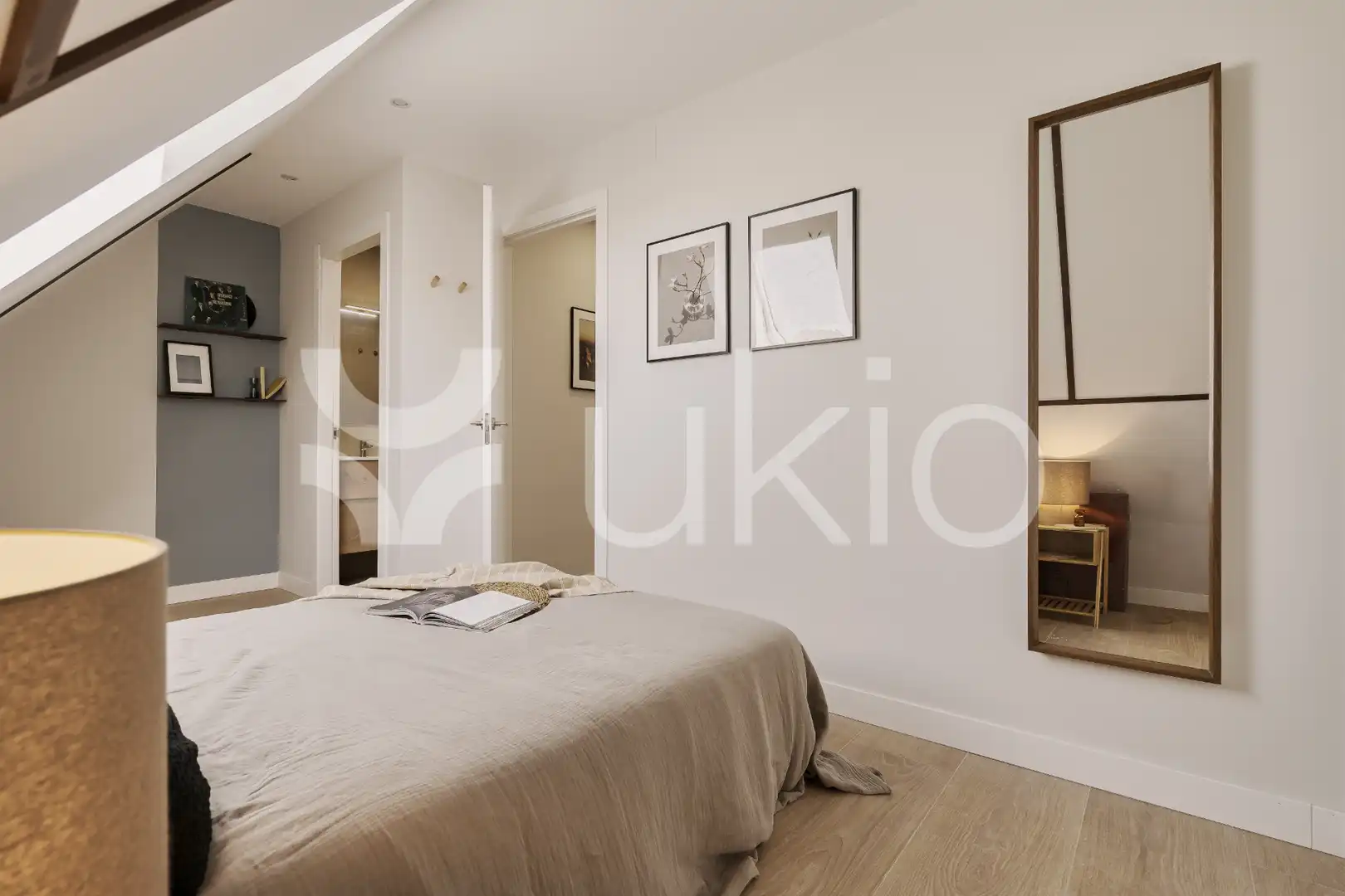 Habitación de Apartamento de alquiler en Madrid con Calefacción, Terraza y Piscina