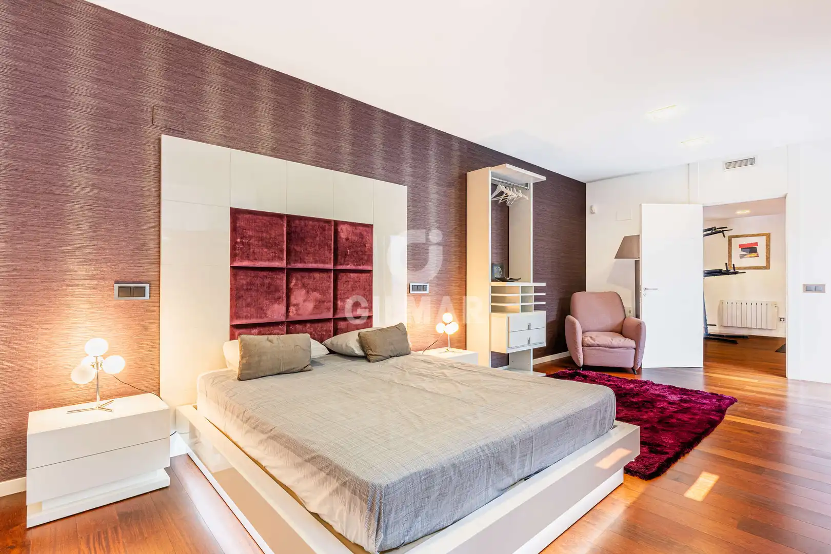 Casa adosada en venta en Valdemarín