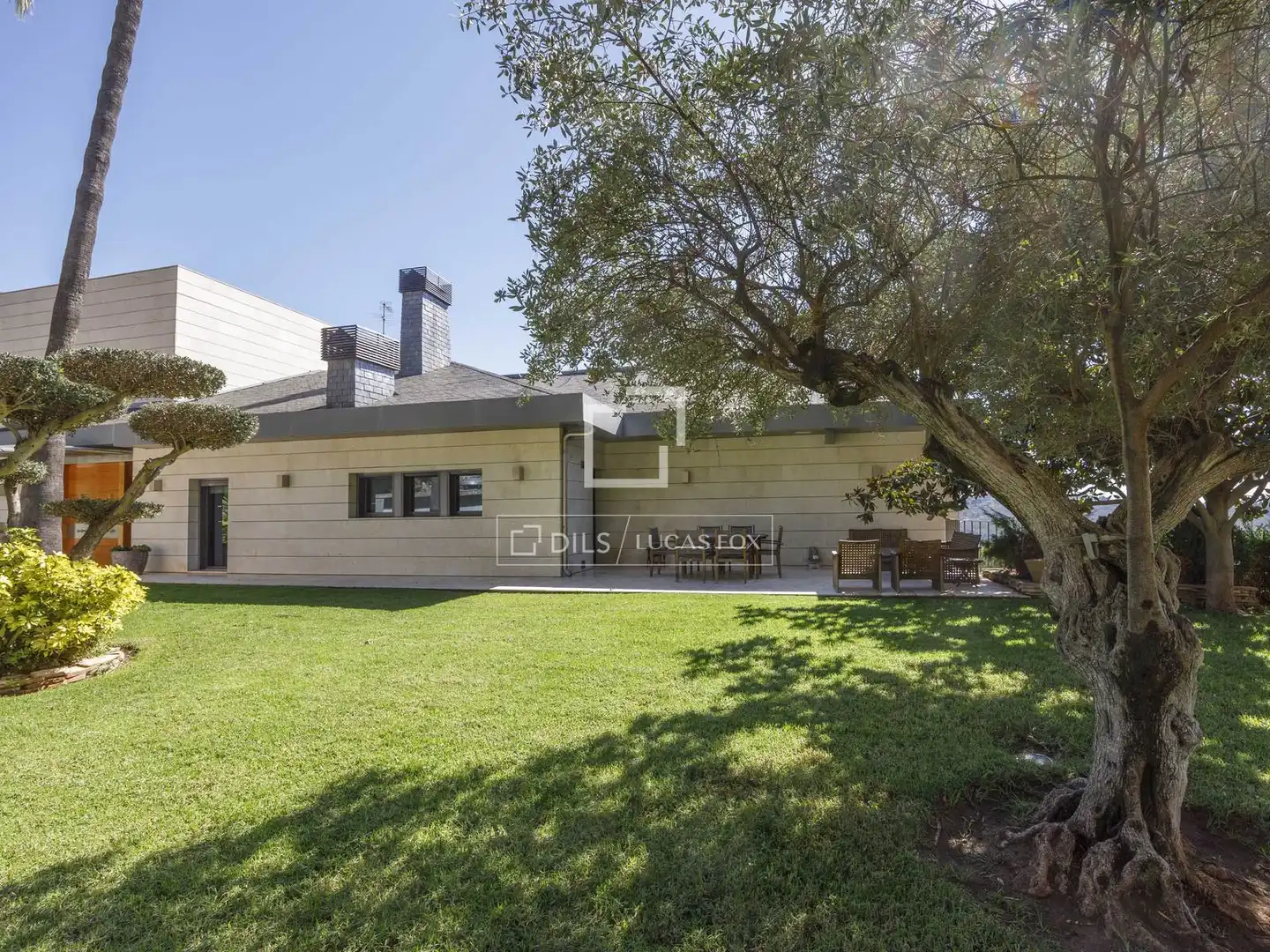Vista exterior de Casa o xalet en venda en Rocafort amb Aire condicionat, Calefacció i Jardí privat