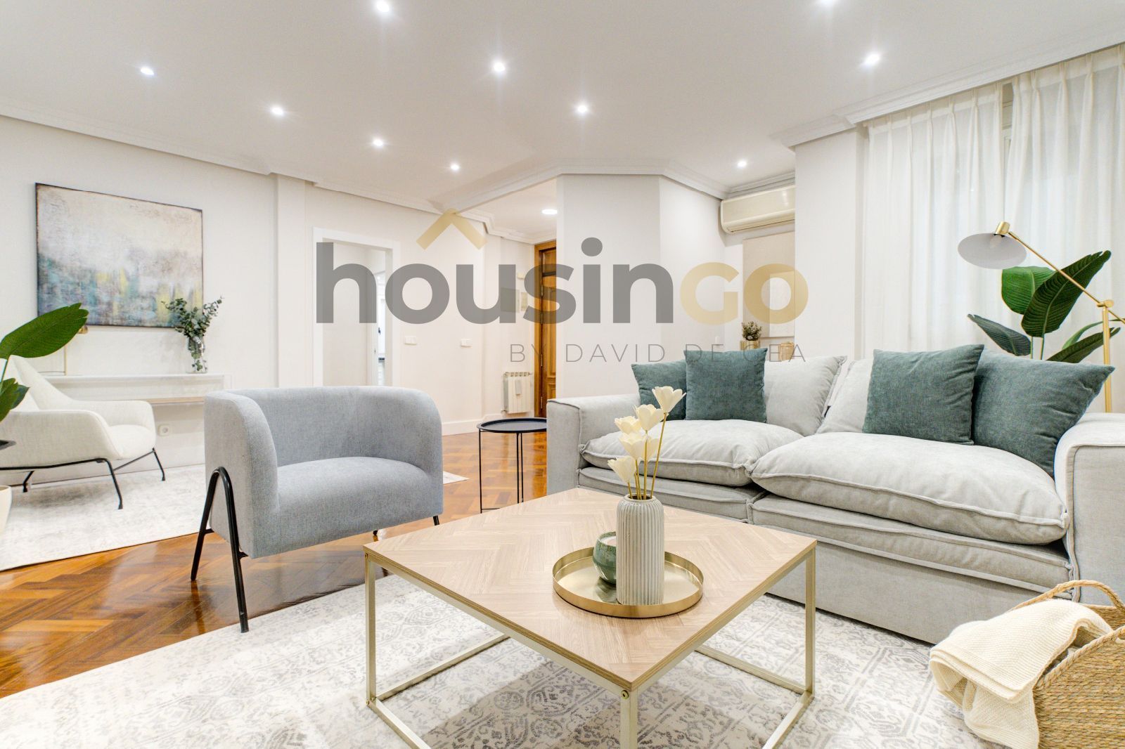 Sala de estar de Piso de alquiler en  Madrid Capital con Aire acondicionado, Calefacción y Amueblado