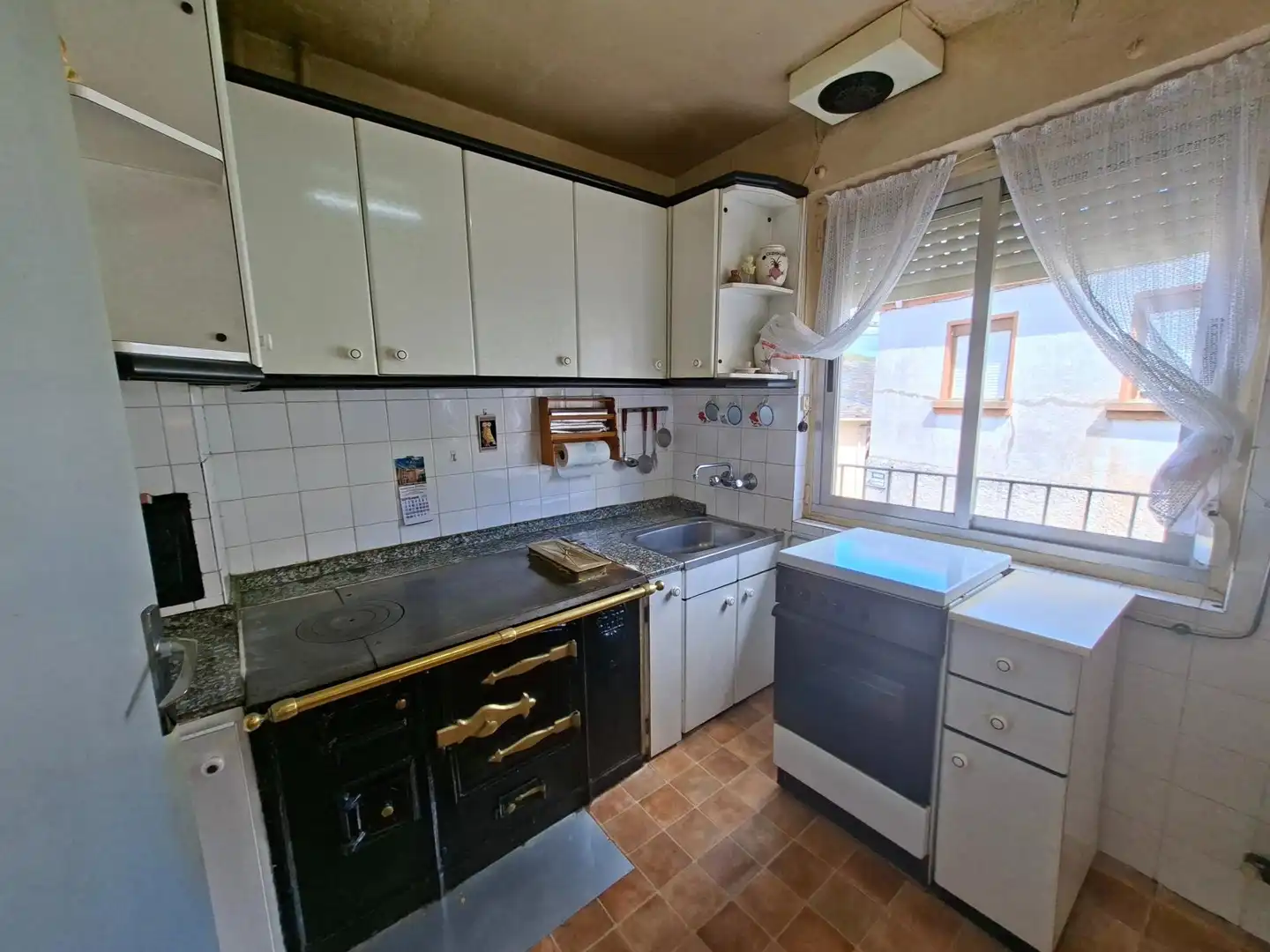 Cocina de Casa adosada en venta en Carucedo con Calefacción