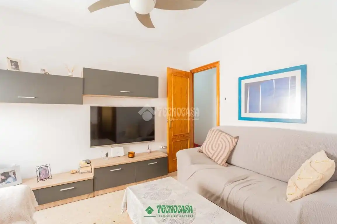 Sala de estar de Piso en venta en Almería