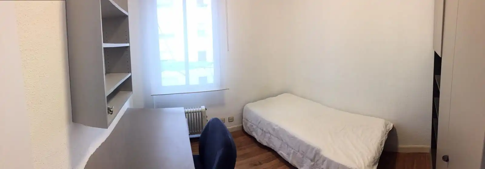Schlafzimmer von Wohnung zur Miete in Bilbao  mit Heizung, Parkett und Möbliert