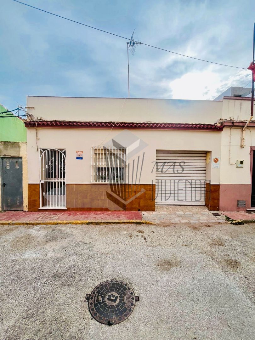 Casa o xalet en venda a Calle Bécquer, San José - San Bernardo, La Línea de la Concepción