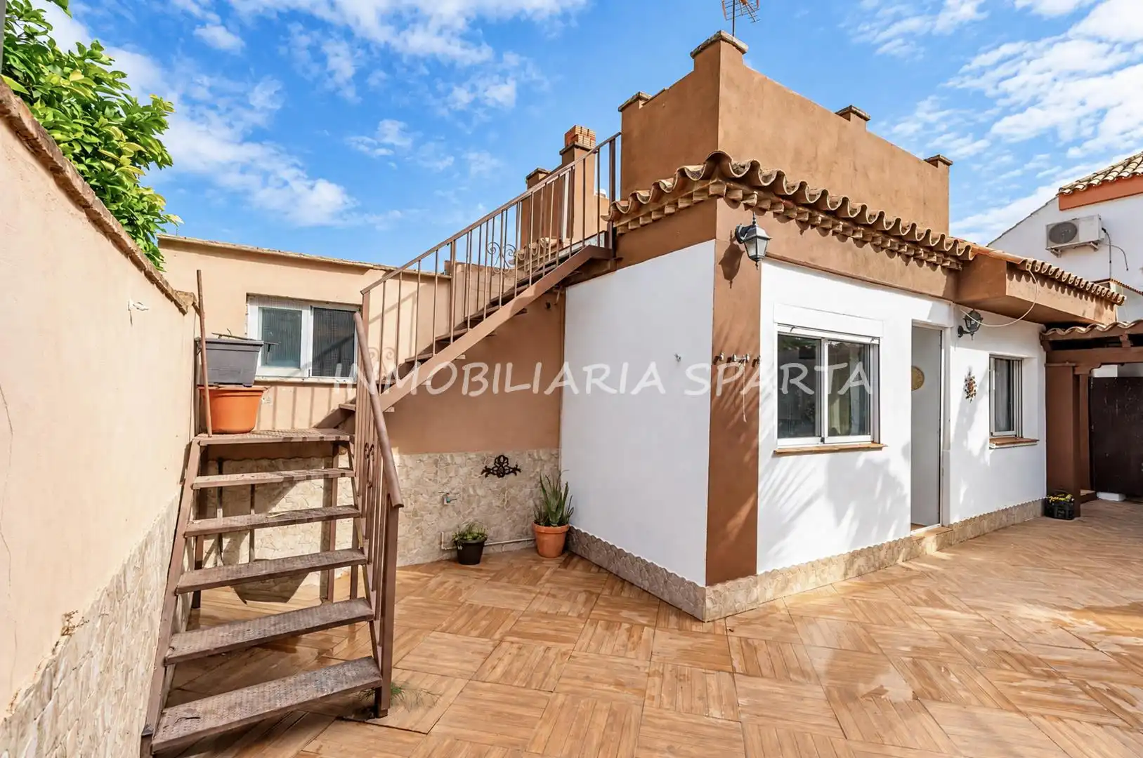 Vista exterior de Casa o xalet en venda en Espartinas Pueblo