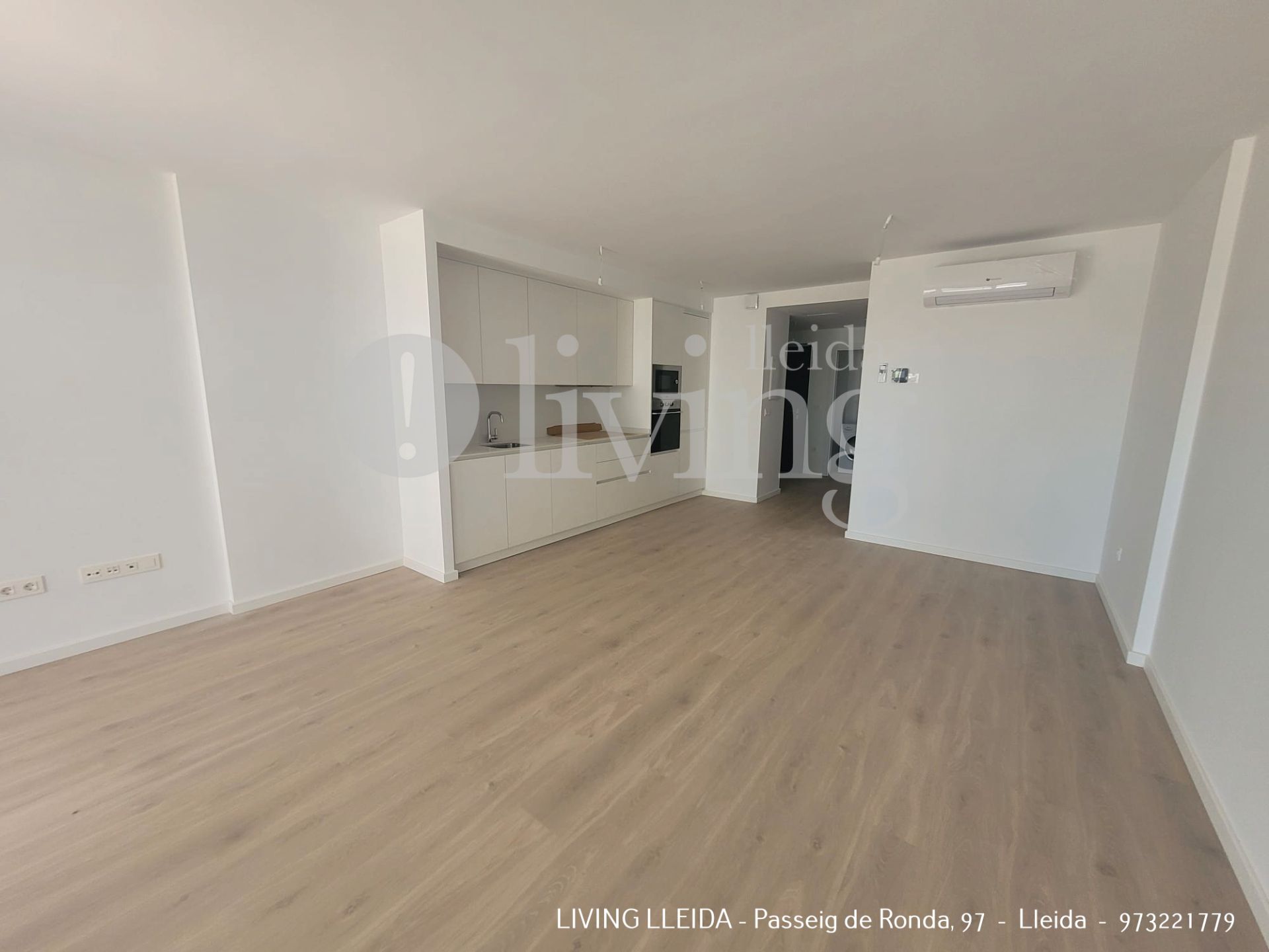Sala d'estar de Casa adosada en venda en Vandellòs i l'Hospitalet de l'Infant amb Aire condicionat, Calefacció i Jardí privat