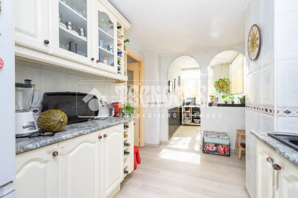 Kitchen of Flat for sale in Coslada  with Heating and Storage room