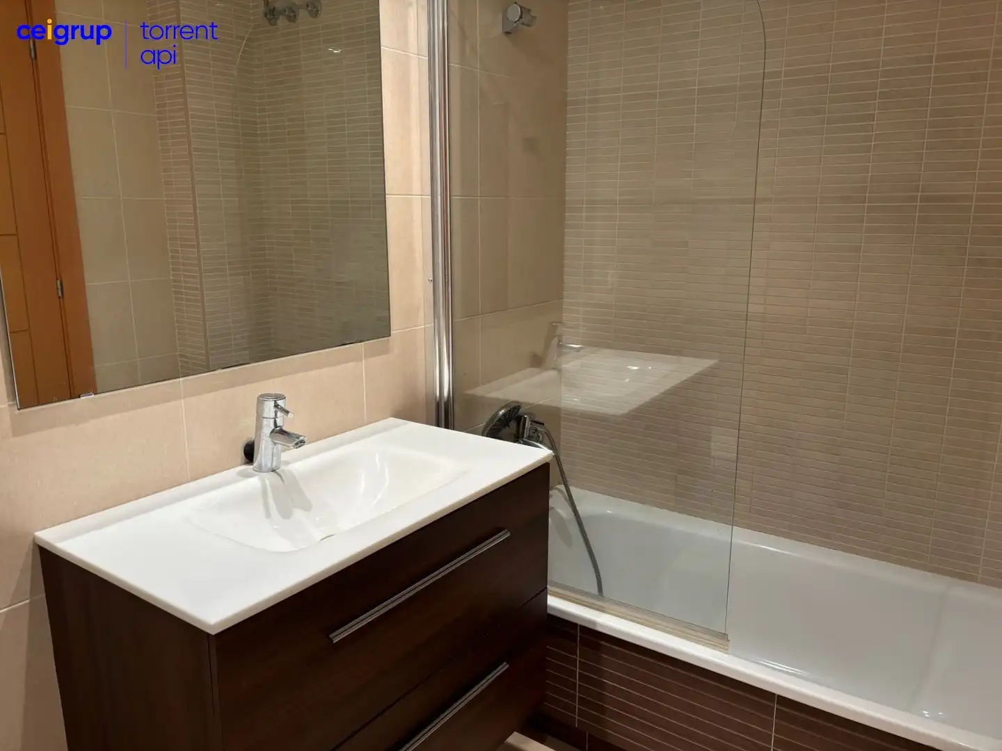 Baño de Dúplex en venta en Torroella de Montgrí con Aire acondicionado, Terraza y Piscina