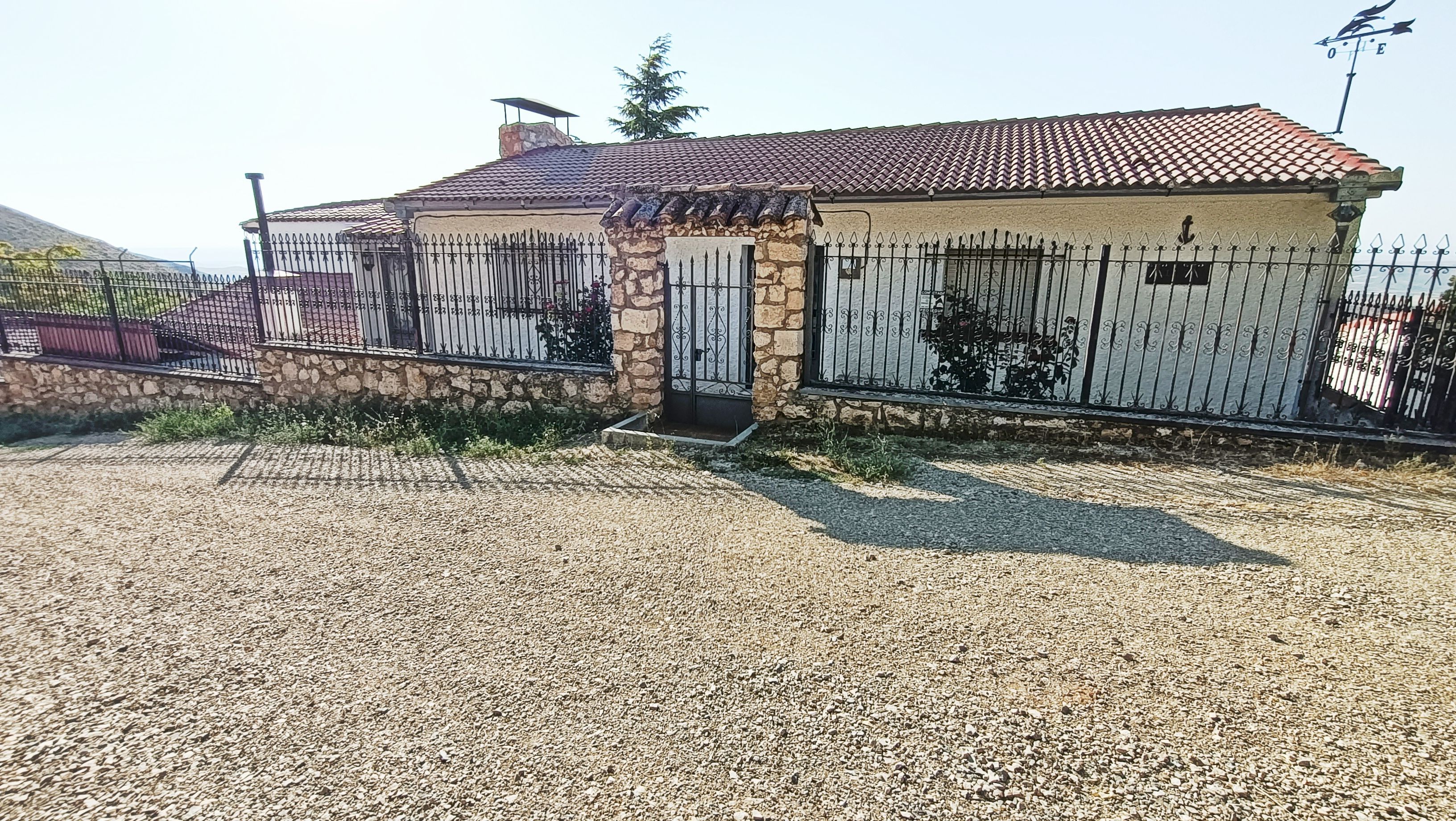 Vista exterior de Casa o xalet en venda en Trijueque amb Aire condicionat, Calefacció i Jardí privat