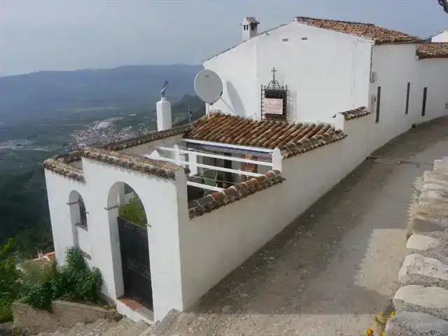 Vista exterior de Casa o xalet en venda en Segura de la Sierra amb Balcó