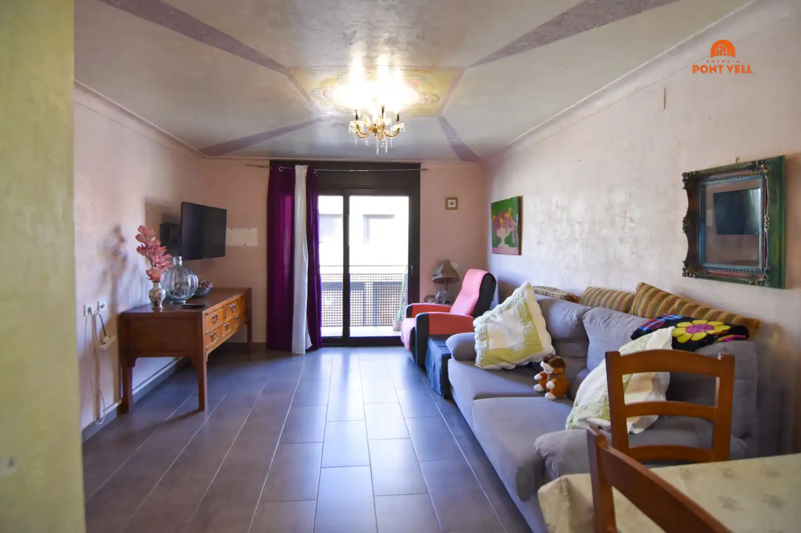 Wohnzimmer von Einfamilien-Reihenhaus zum Verkauf in La Bisbal d'Empordà mit Klimaanlage, Heizung und Terrasse